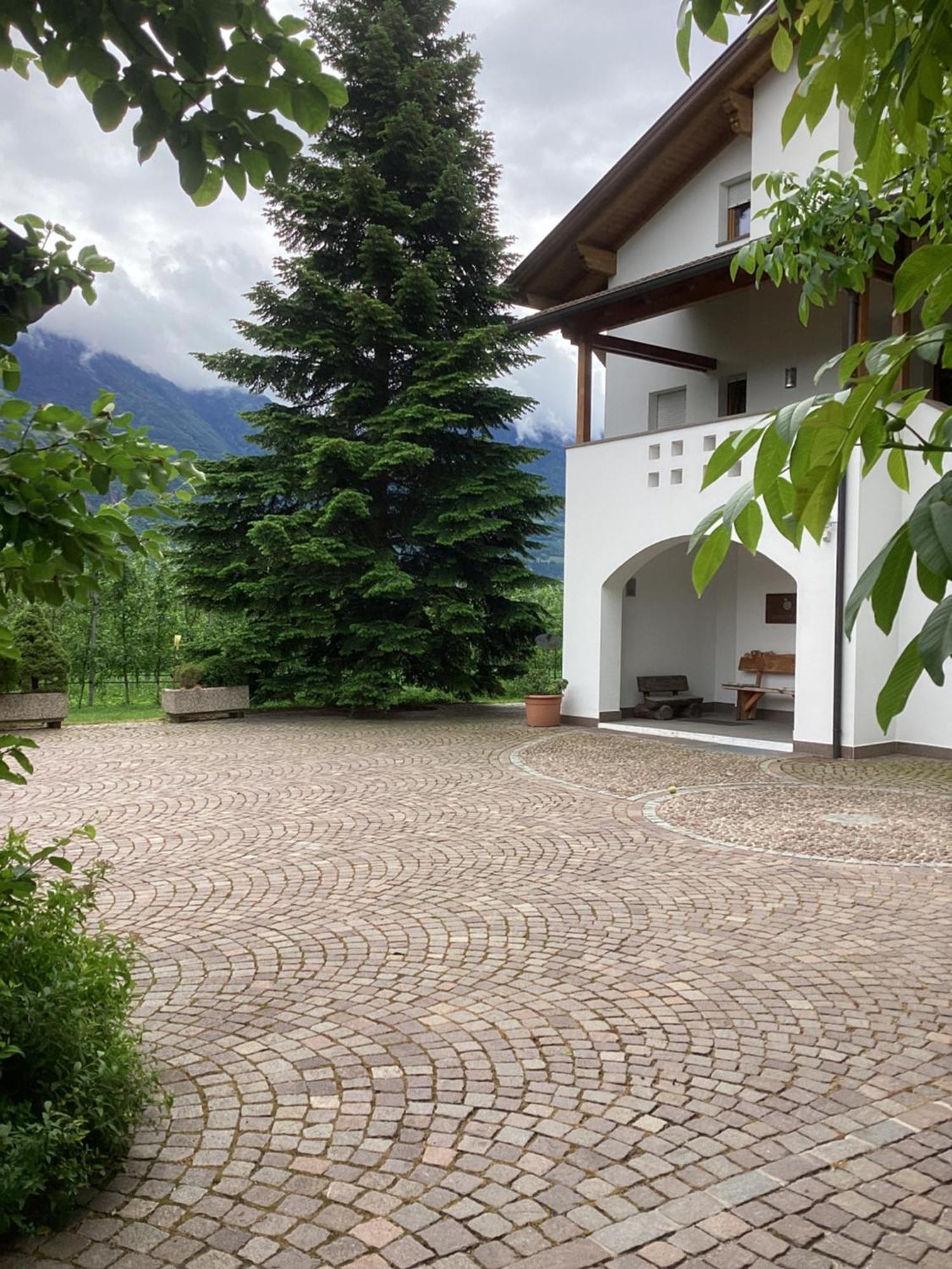 Bed and Breakfast Bbmarlene Больцано Экстерьер фото